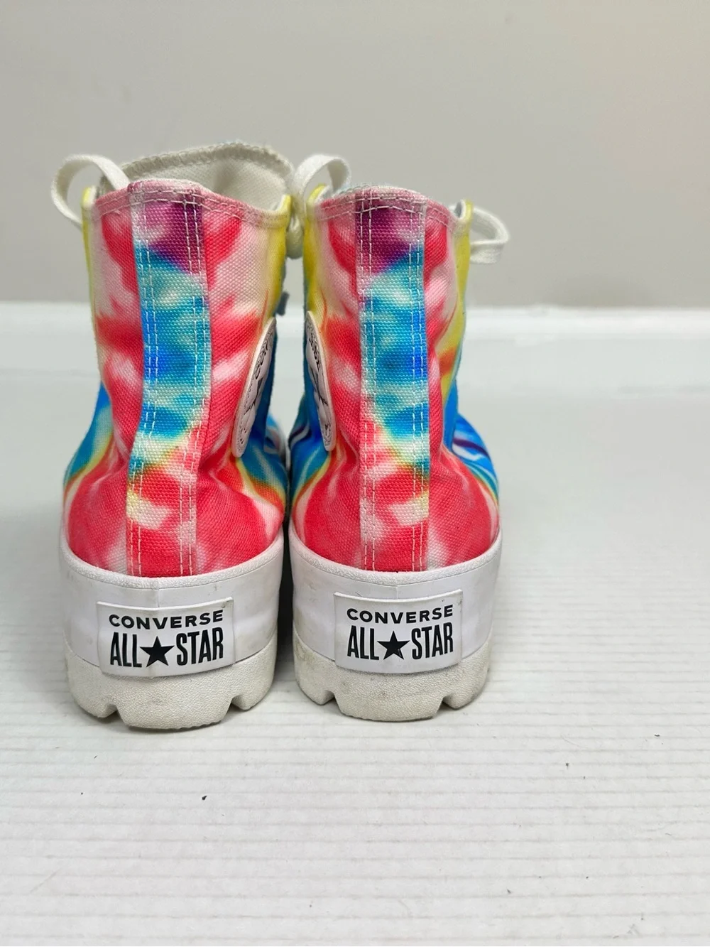 Converse CTAS Lugged Platform Sneakers in Rainbow Tie Dye Print Women's Size 7.5
